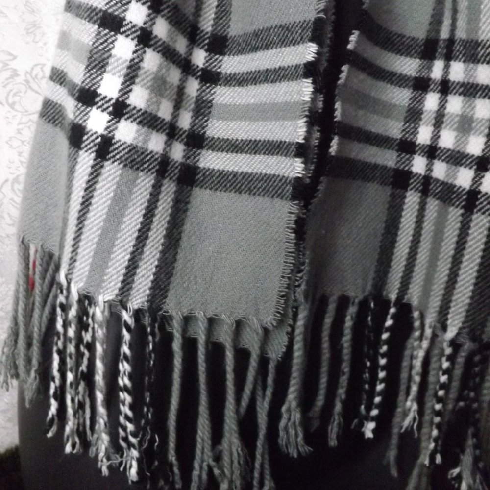 Soft Plaid Scarf - Picture 4 of 7